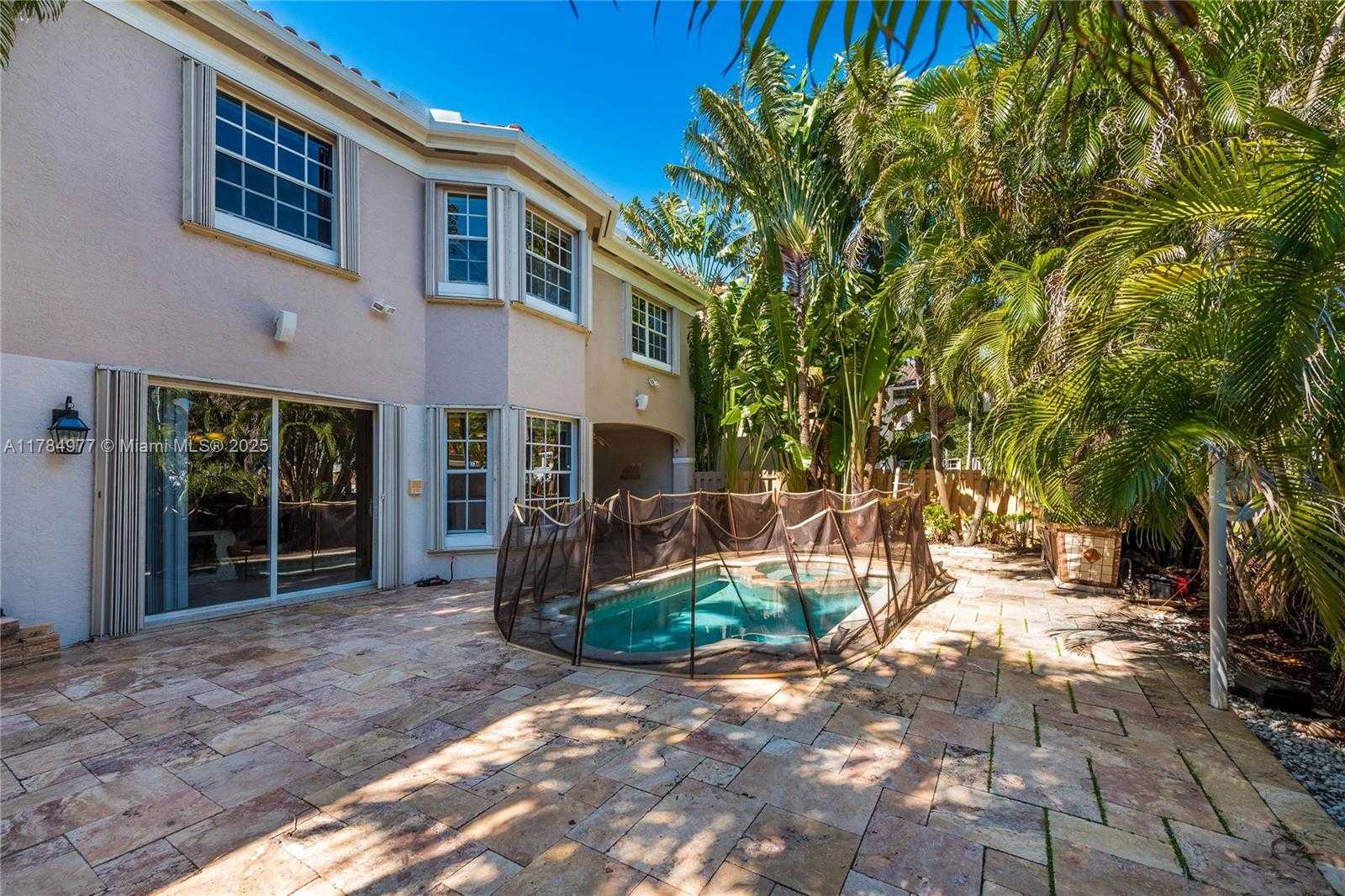 Small Image of 4011 194TH TRL, Sunny Isles Beach Number 28