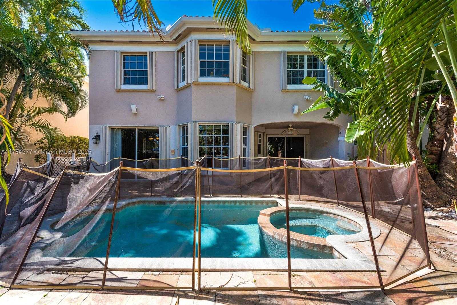Small Image of 4011 194TH TRL, Sunny Isles Beach Number 31