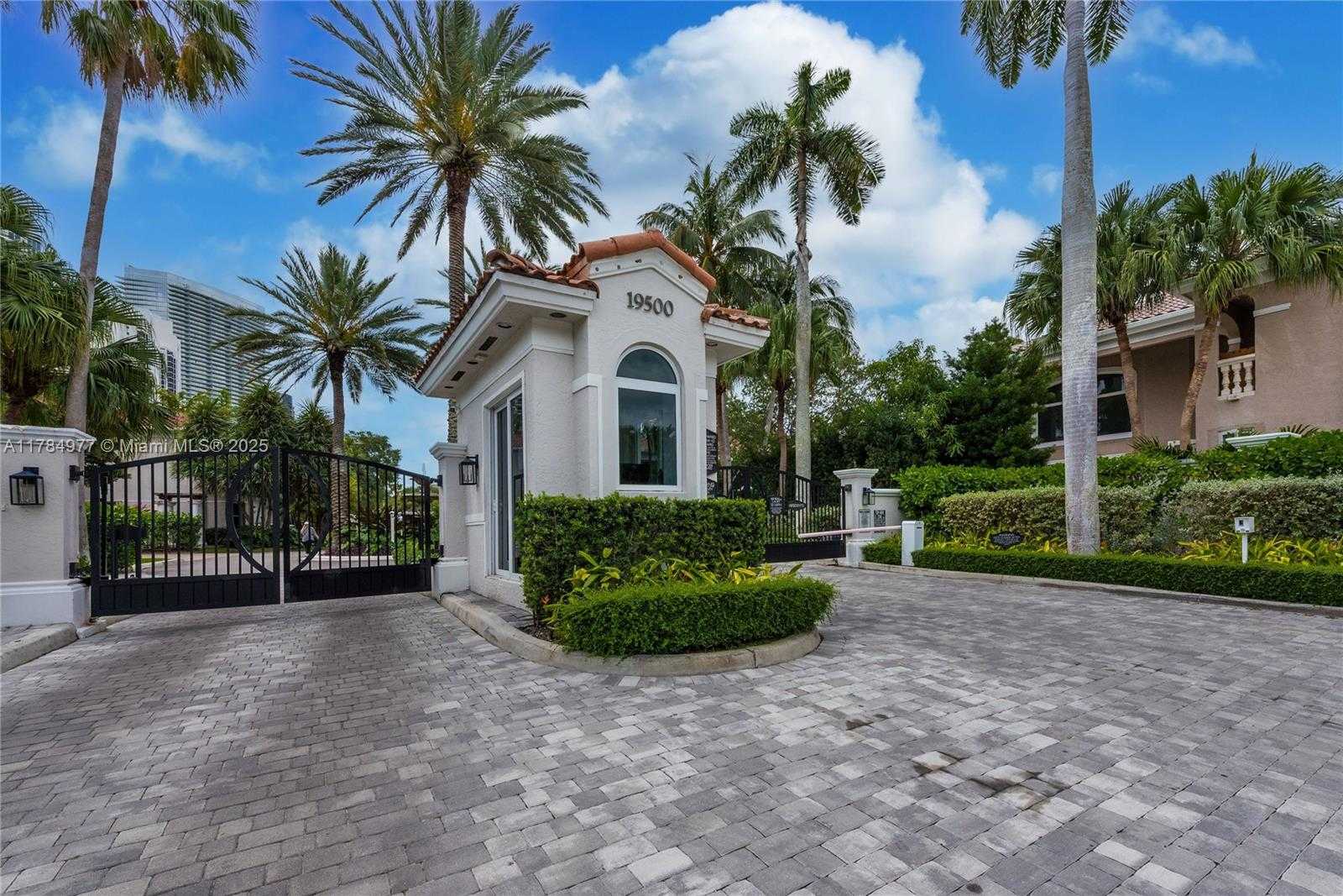 Small Image of 4011 194TH TRL, Sunny Isles Beach Number 34
