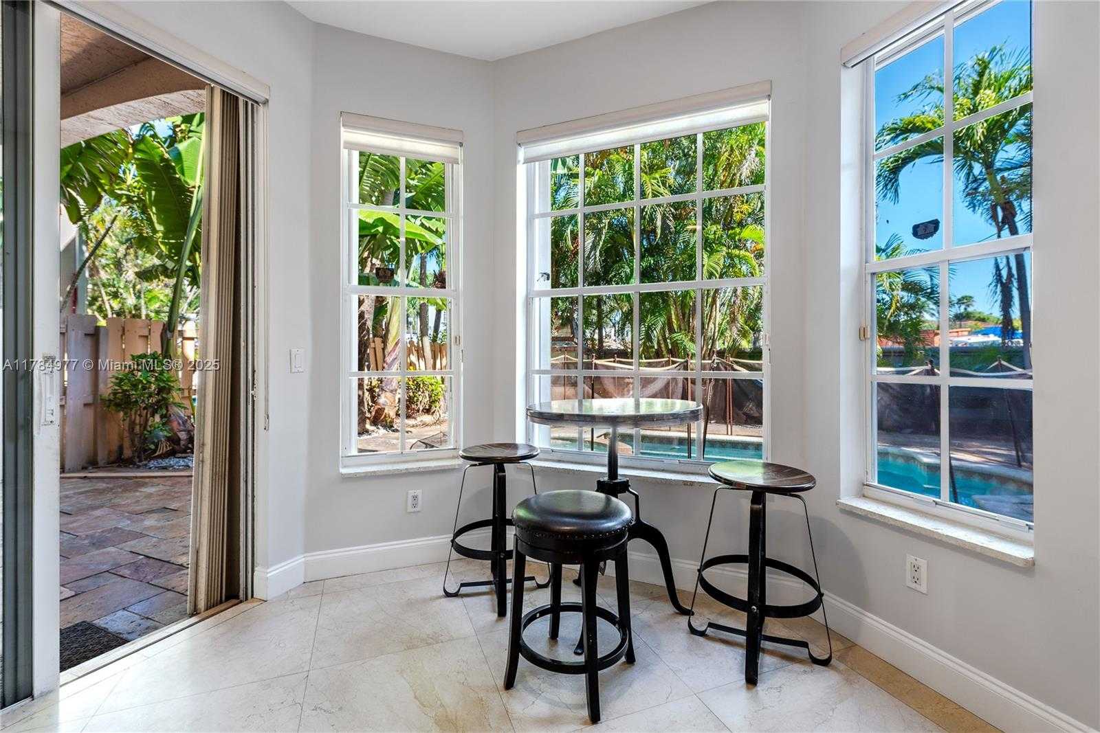 Small Image of 4011 194TH TRL, Sunny Isles Beach Number 7