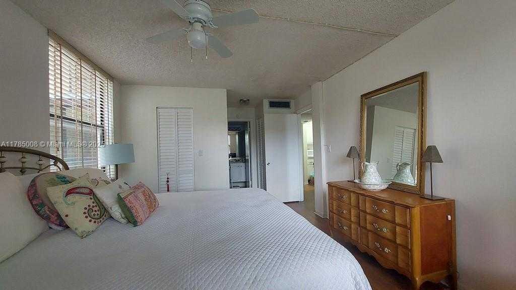 Small Image of 14211 NORTH KENDALL DR #212E, Miami Number 12