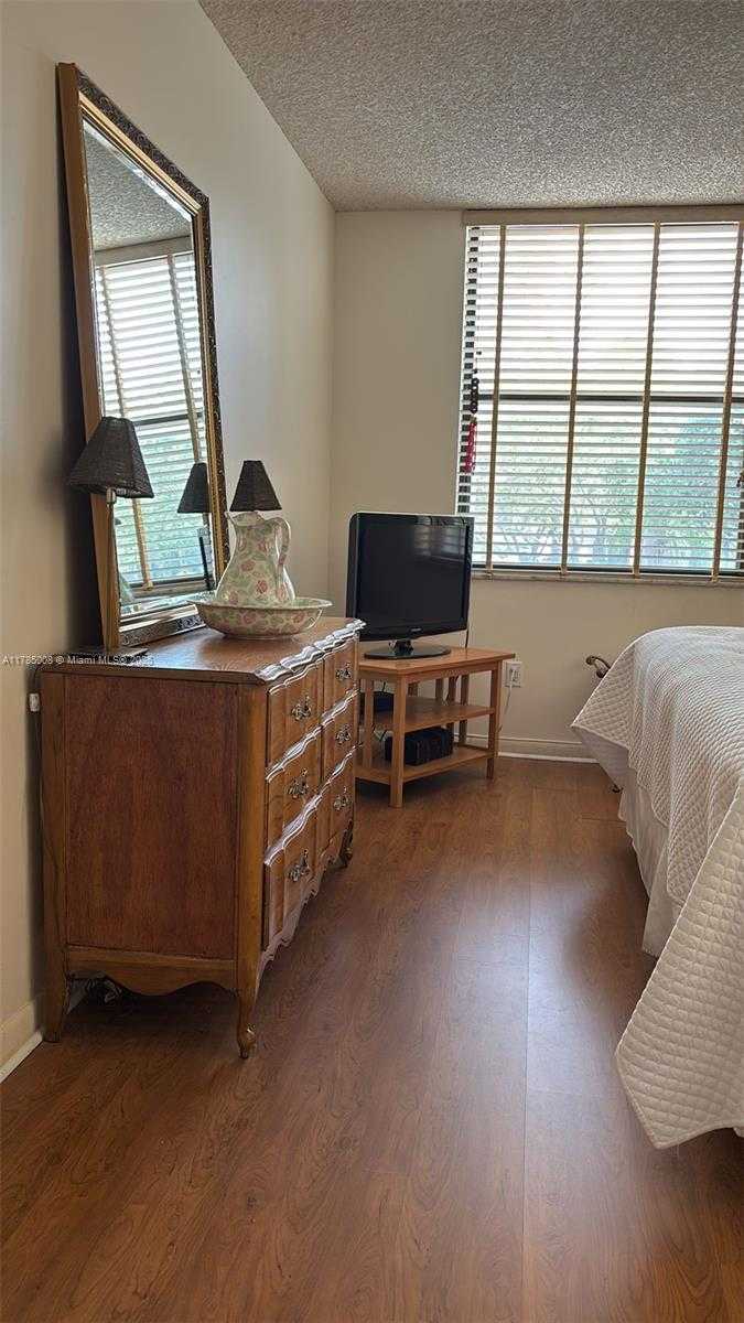 Small Image of 14211 NORTH KENDALL DR #212E, Miami Number 22