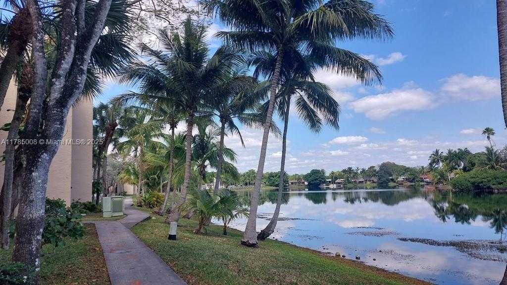 Small Image of 14211 NORTH KENDALL DR #212E, Miami Number 29