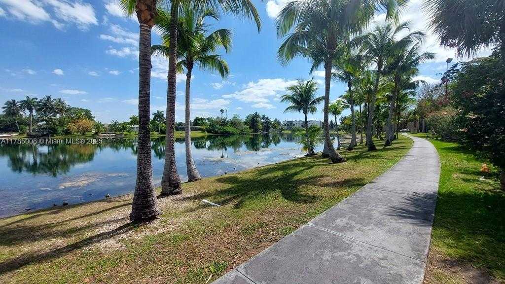 Small Image of 14211 NORTH KENDALL DR #212E, Miami Number 32