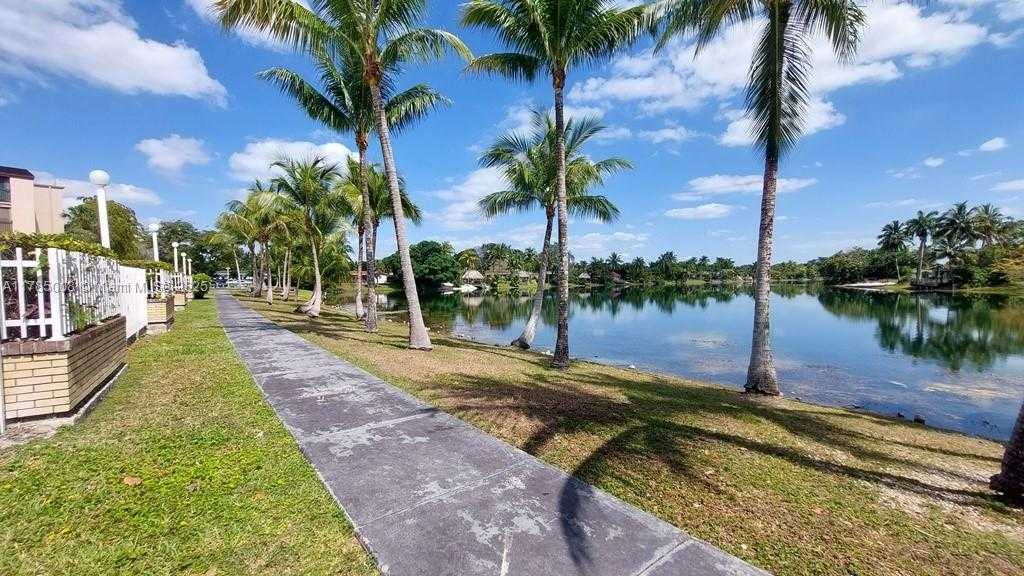 Small Image of 14211 NORTH KENDALL DR #212E, Miami Number 33