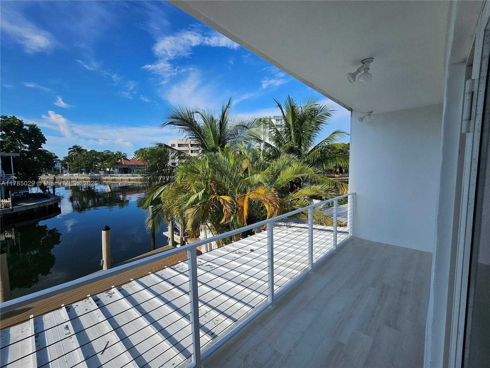 Small Image of 834 RAYMOND ST, Miami Beach Number 23