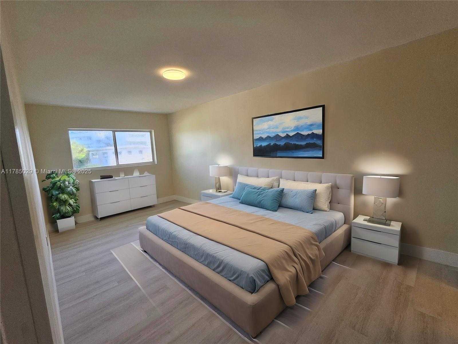 Small Image of 834 RAYMOND ST, Miami Beach Number 3