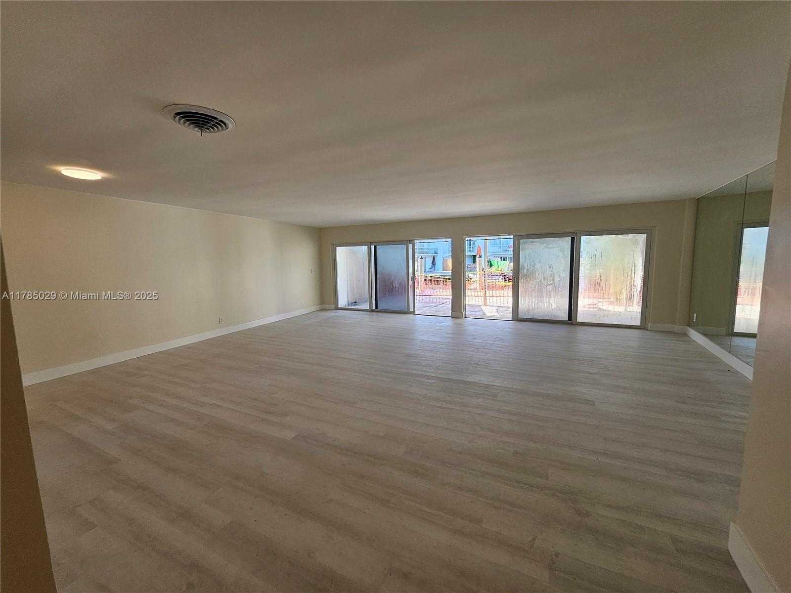 Small Image of 834 RAYMOND ST, Miami Beach Number 34