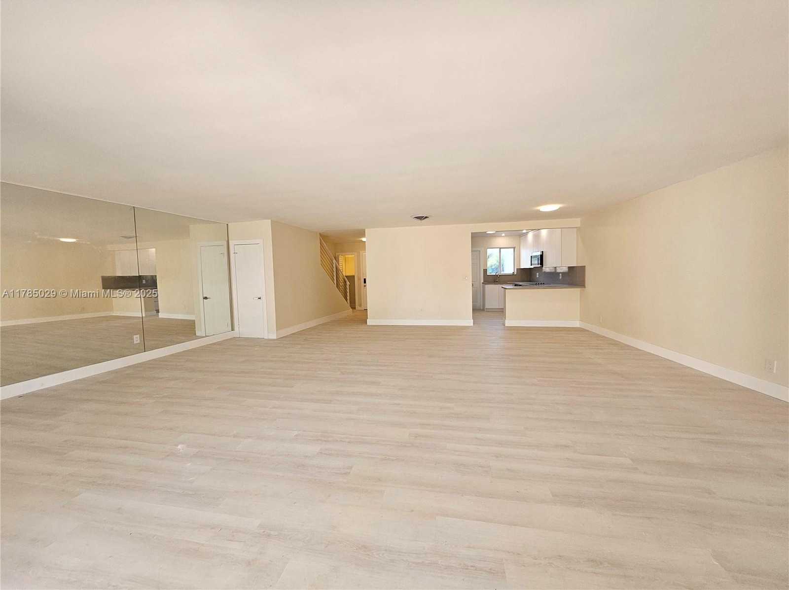 Small Image of 834 RAYMOND ST, Miami Beach Number 38