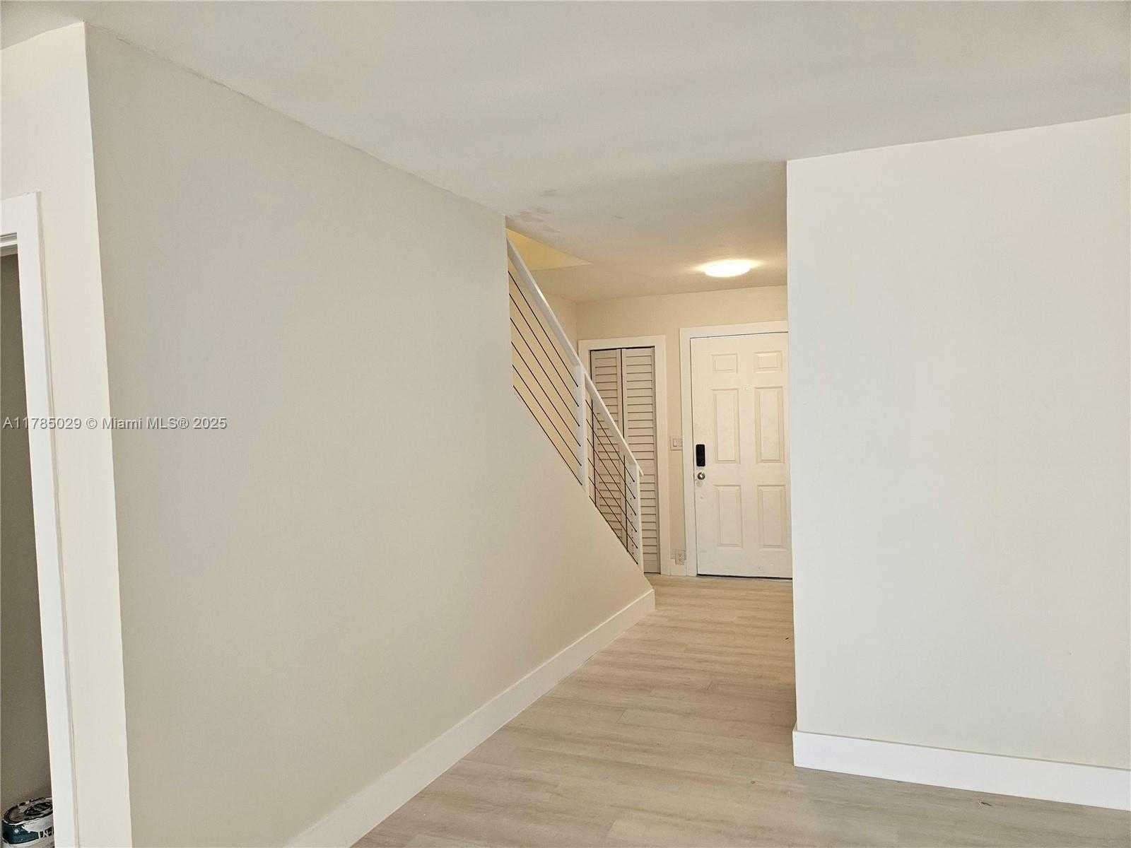 Small Image of 834 RAYMOND ST, Miami Beach Number 46