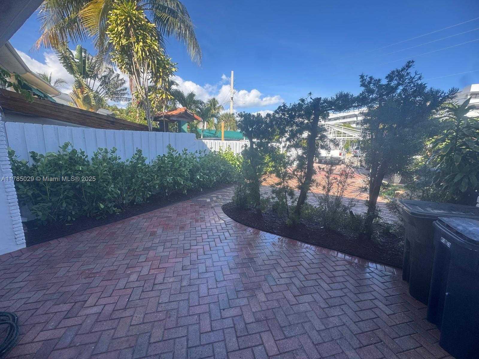 Small Image of 834 RAYMOND ST, Miami Beach Number 48