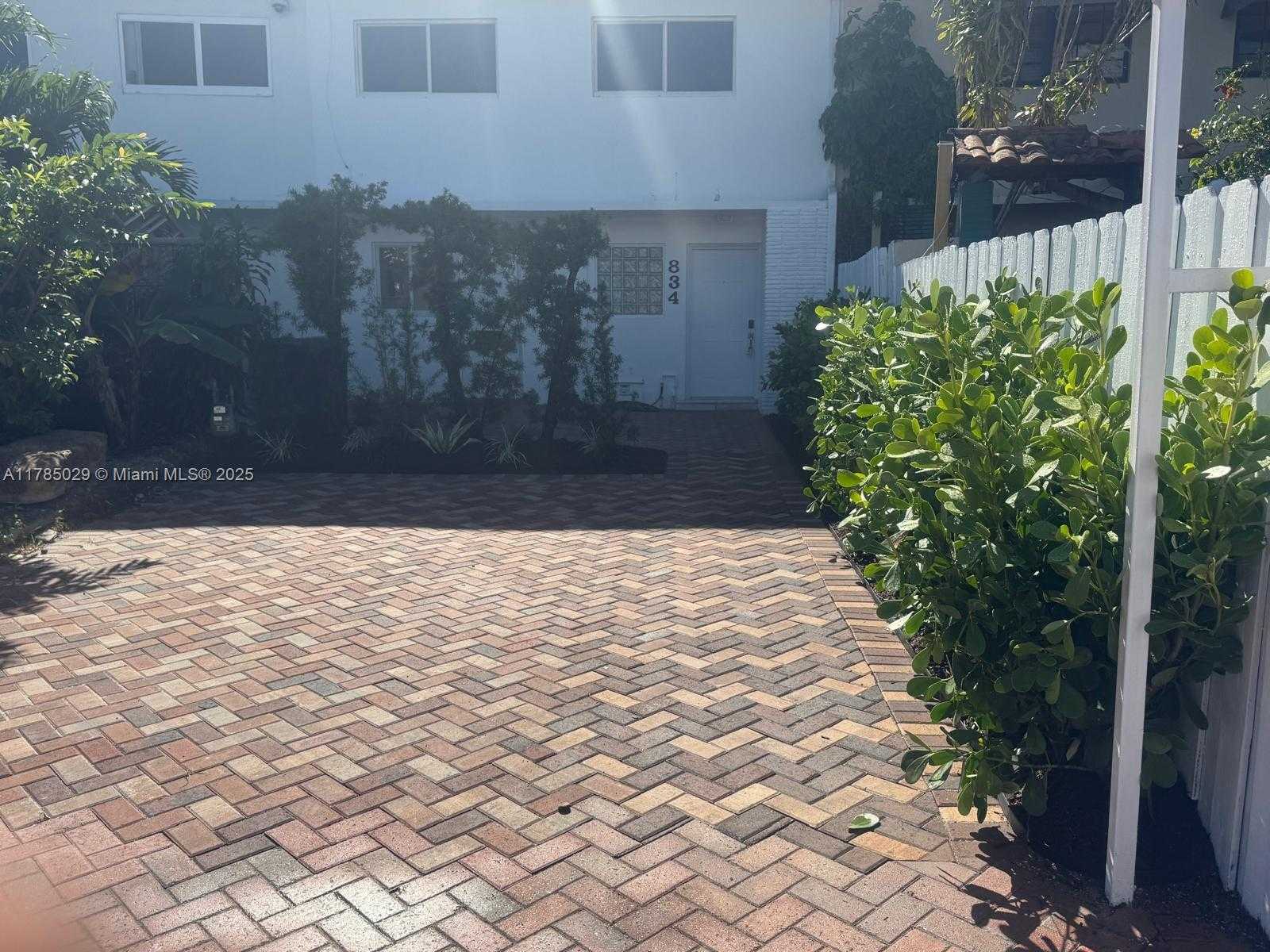 Small Image of 834 RAYMOND ST, Miami Beach Number 50
