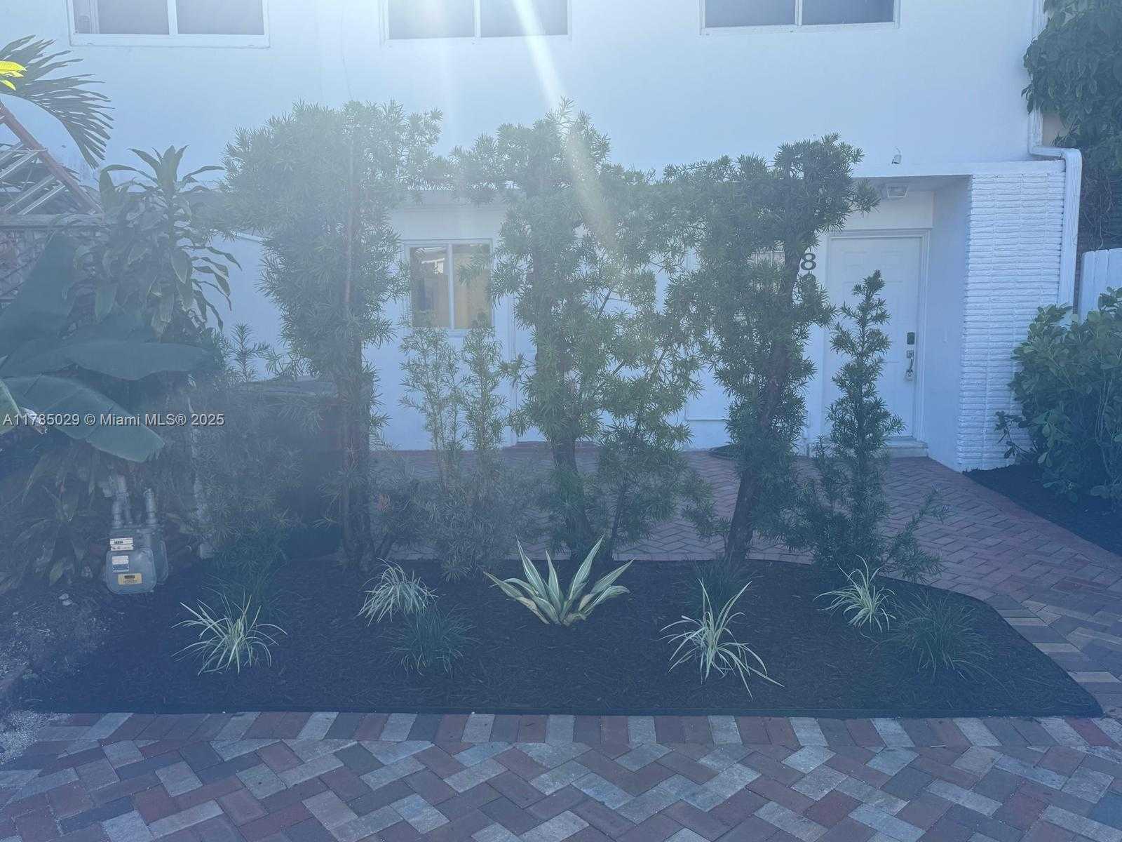 Small Image of 834 RAYMOND ST, Miami Beach Number 52