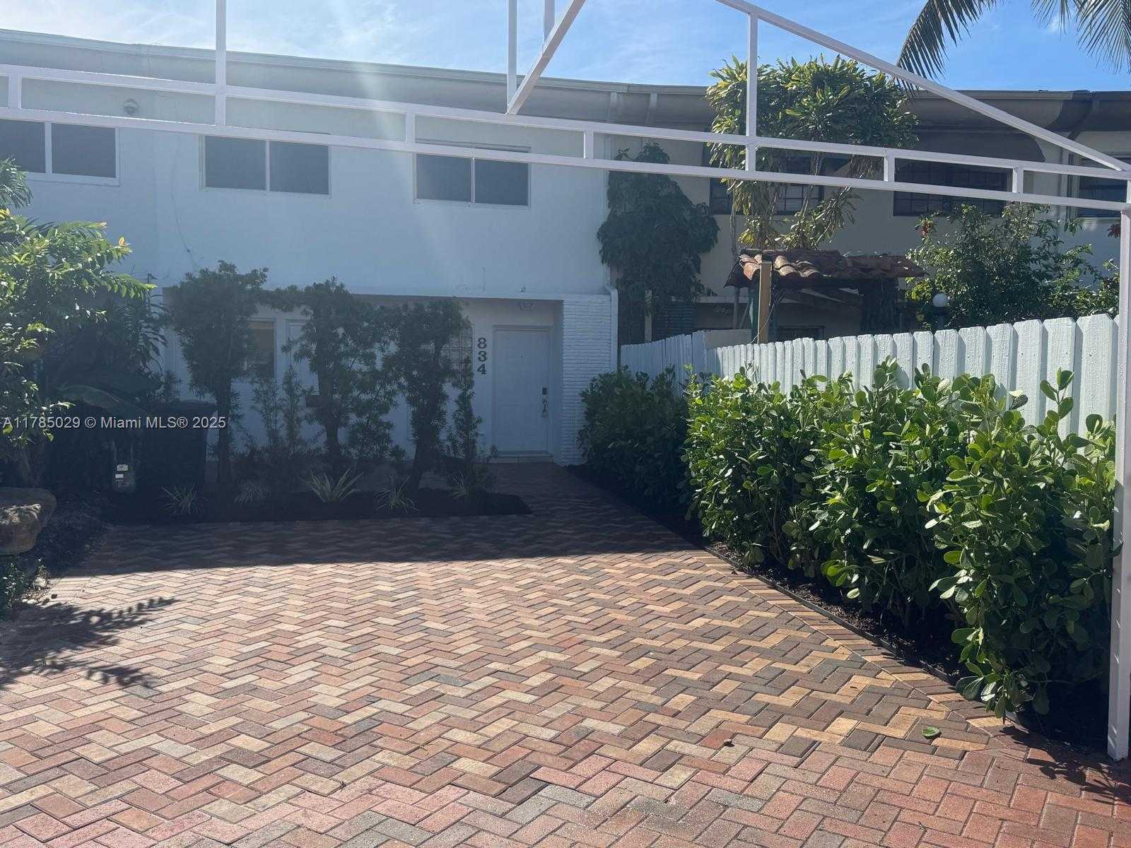 Small Image of 834 RAYMOND ST, Miami Beach Number 53