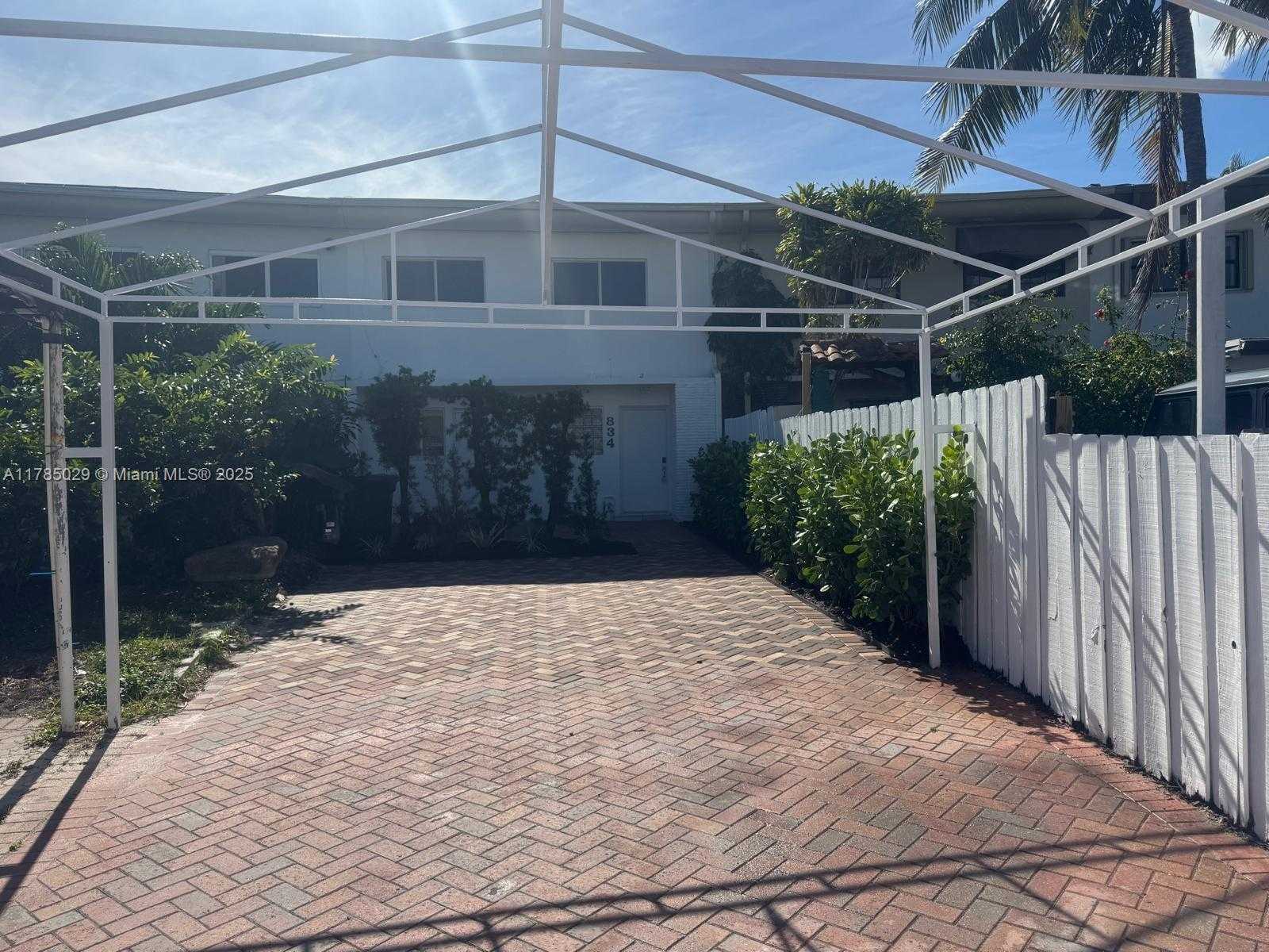 Small Image of 834 RAYMOND ST, Miami Beach Number 54