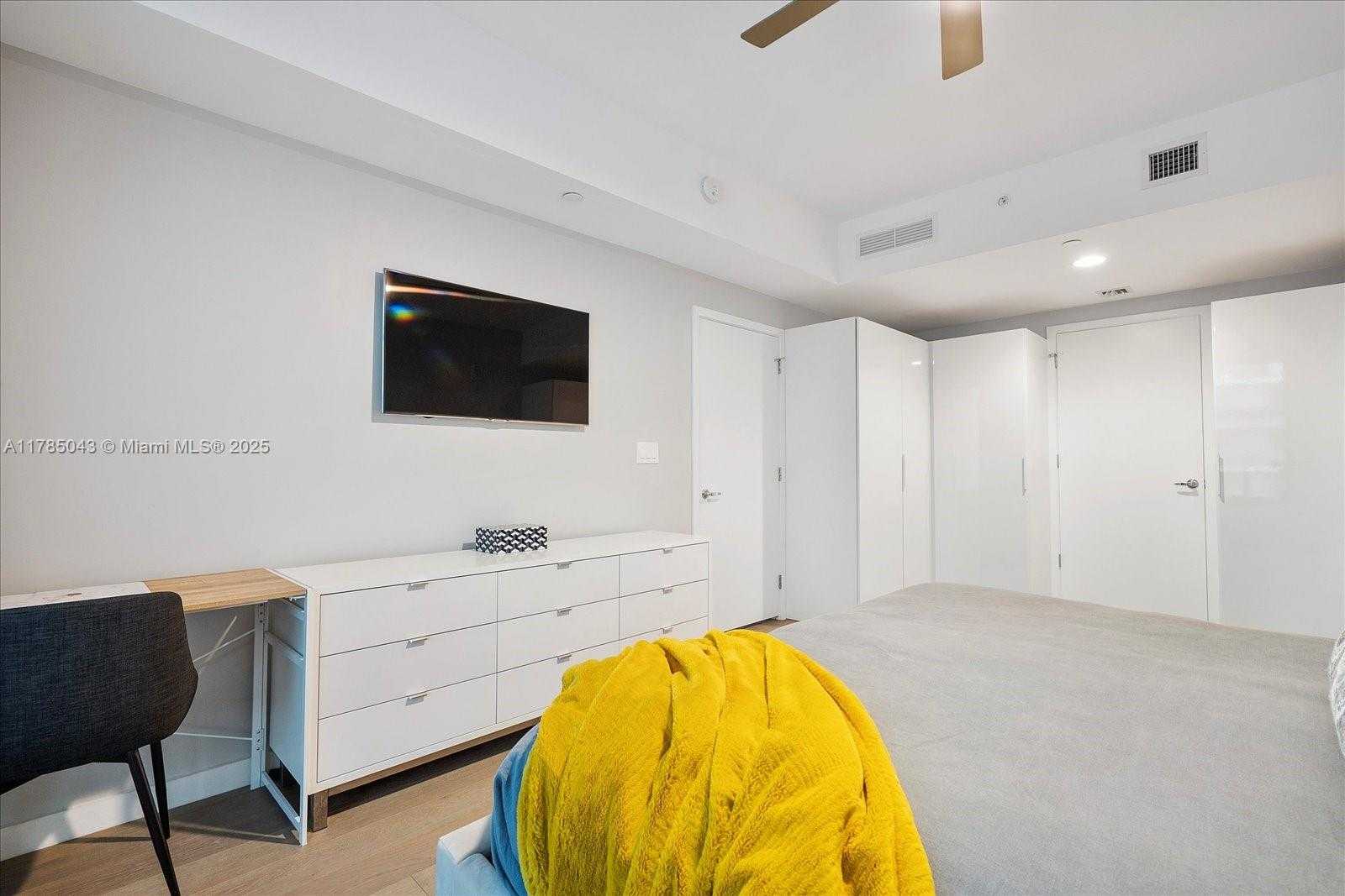Small Image of 1010 BRICKELL AVE #2307, Miami Number 17