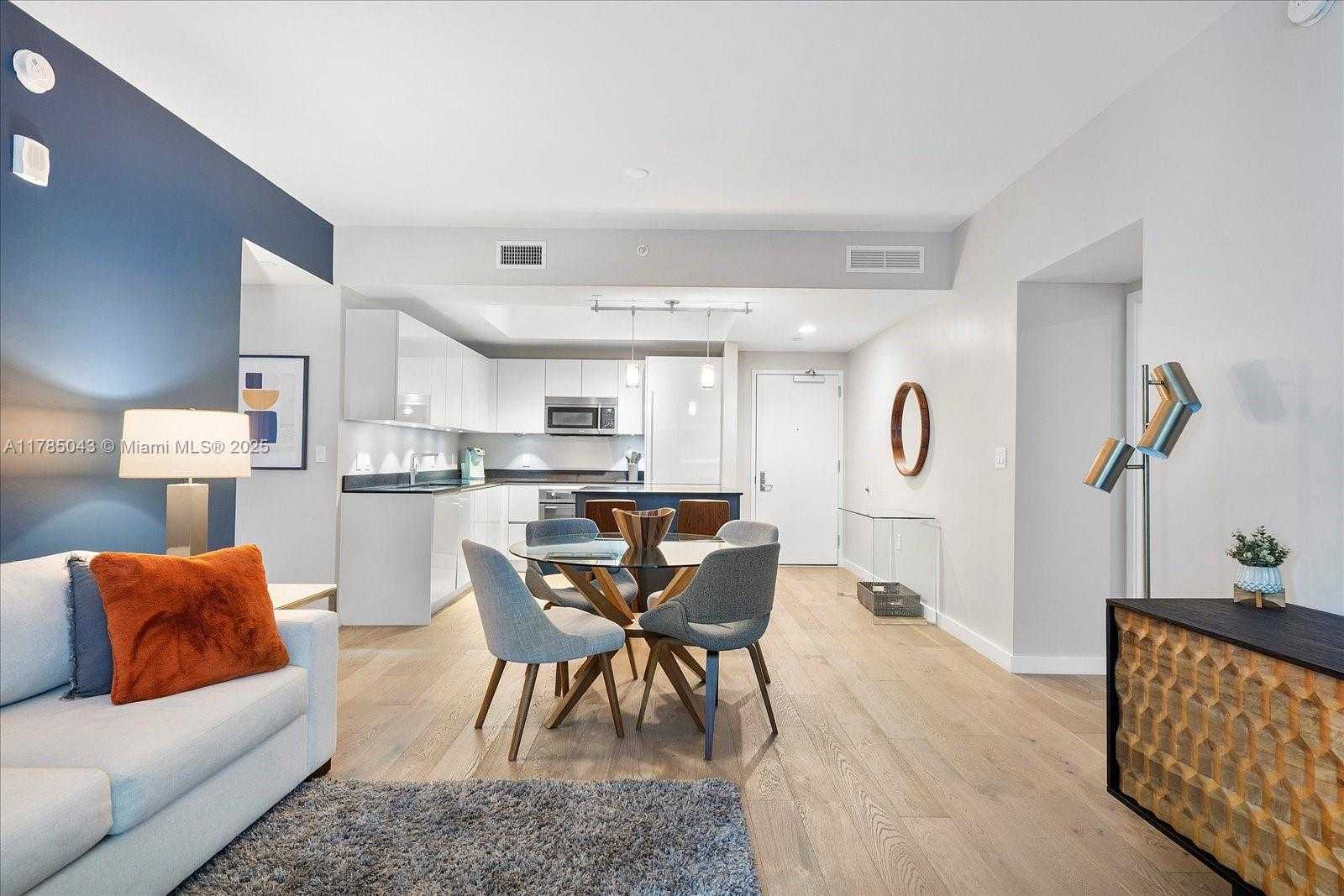 Small Image of 1010 BRICKELL AVE #2307, Miami Number 2