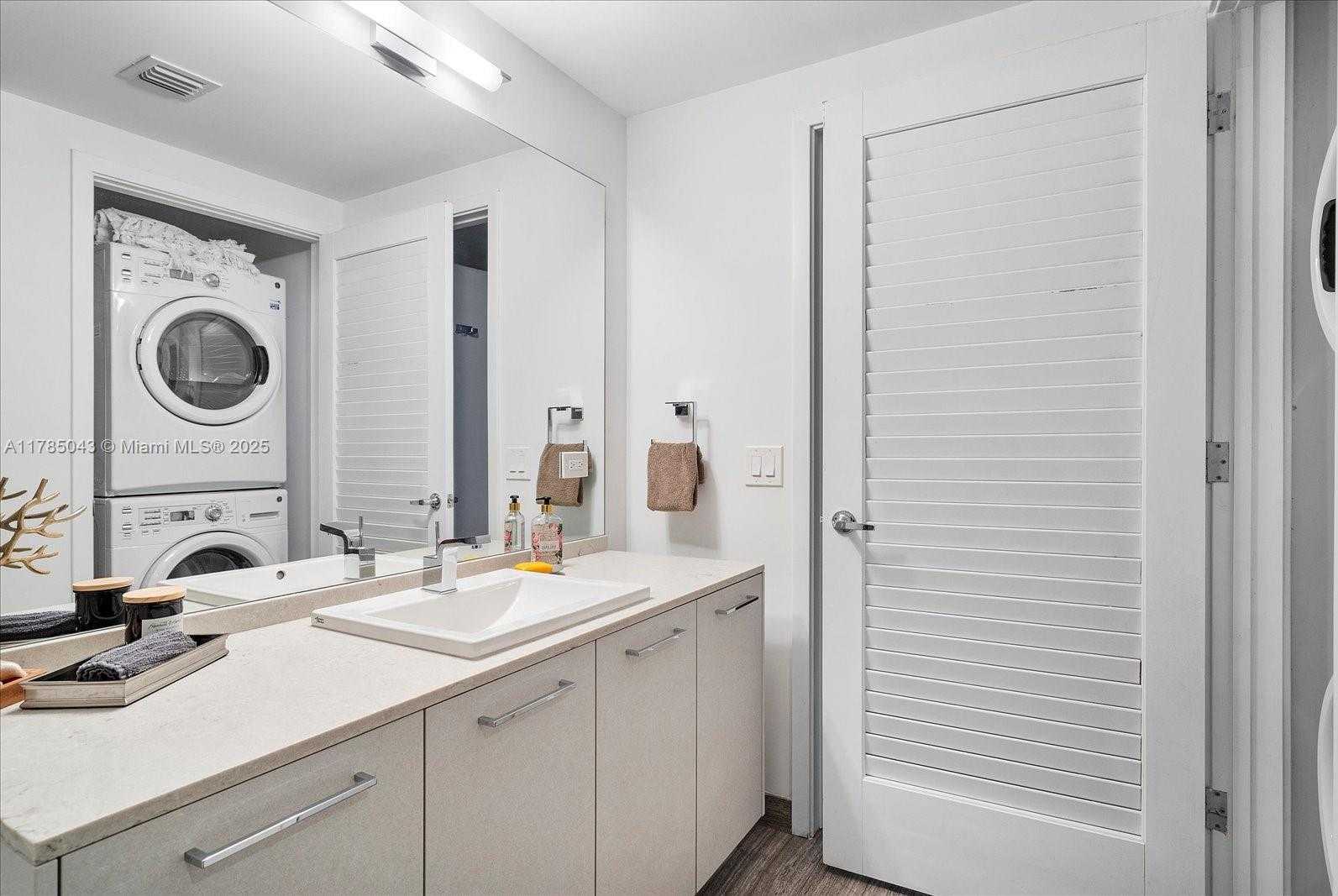 Small Image of 1010 BRICKELL AVE #2307, Miami Number 24