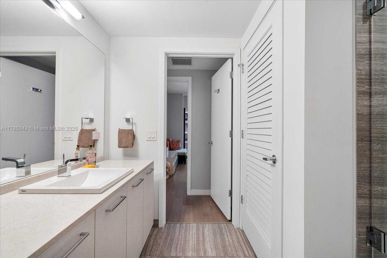 Small Image of 1010 BRICKELL AVE #2307, Miami Number 25
