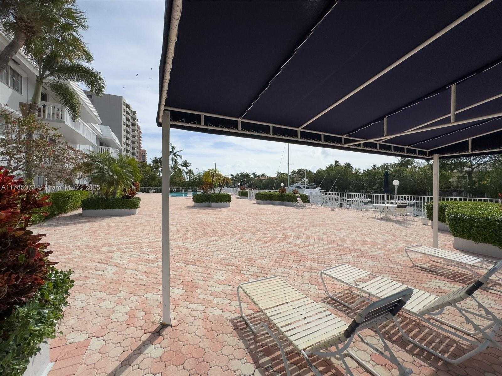 Small Image of 100 EDGEWATER DR #205, Coral Gables Number 16