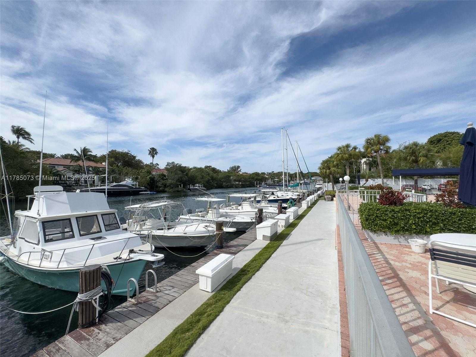 Small Image of 100 EDGEWATER DR #205, Coral Gables Number 19