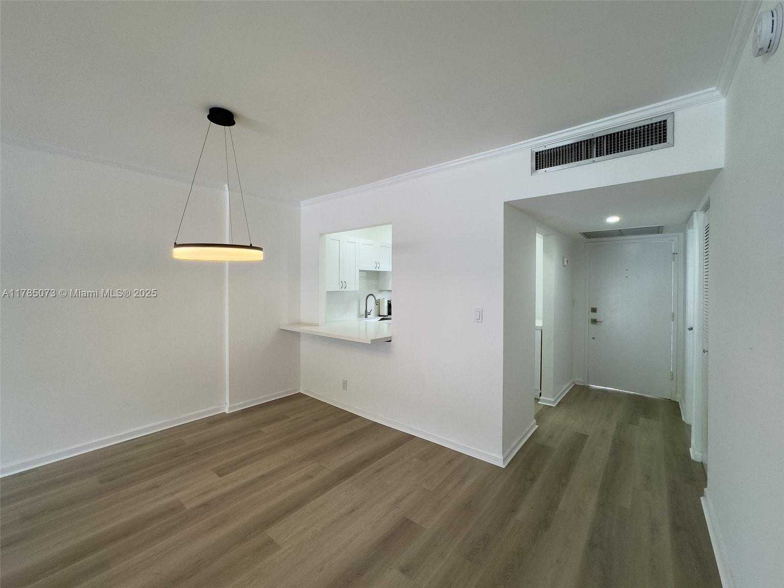 Small Image of 100 EDGEWATER DR #205, Coral Gables Number 6