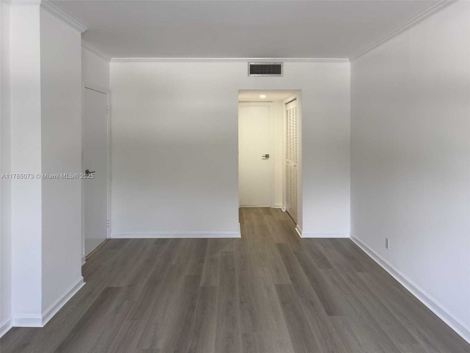 Small Image of 100 EDGEWATER DR #205, Coral Gables Number 7