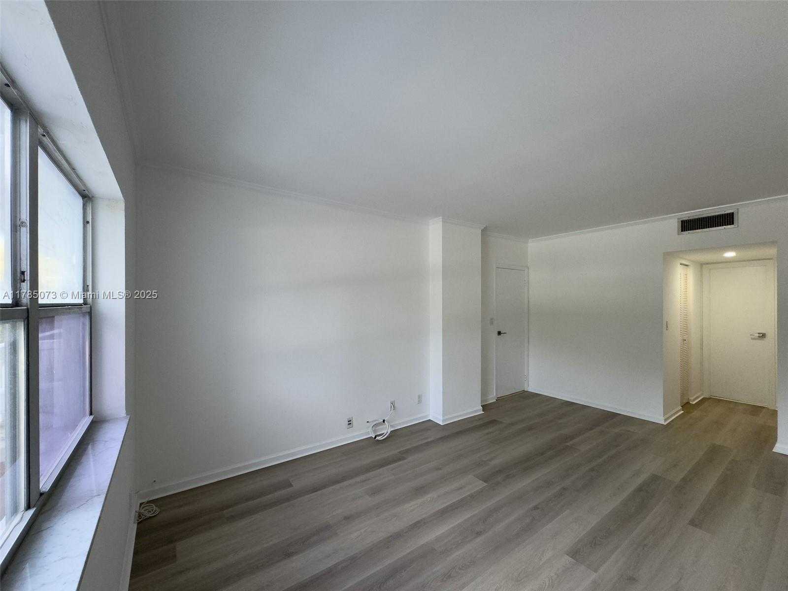 Small Image of 100 EDGEWATER DR #205, Coral Gables Number 8