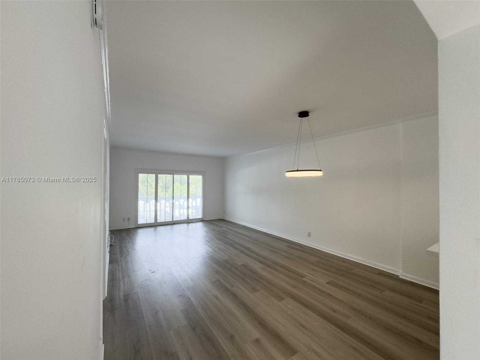 Small Image of 100 EDGEWATER DR #205, Coral Gables Number 9