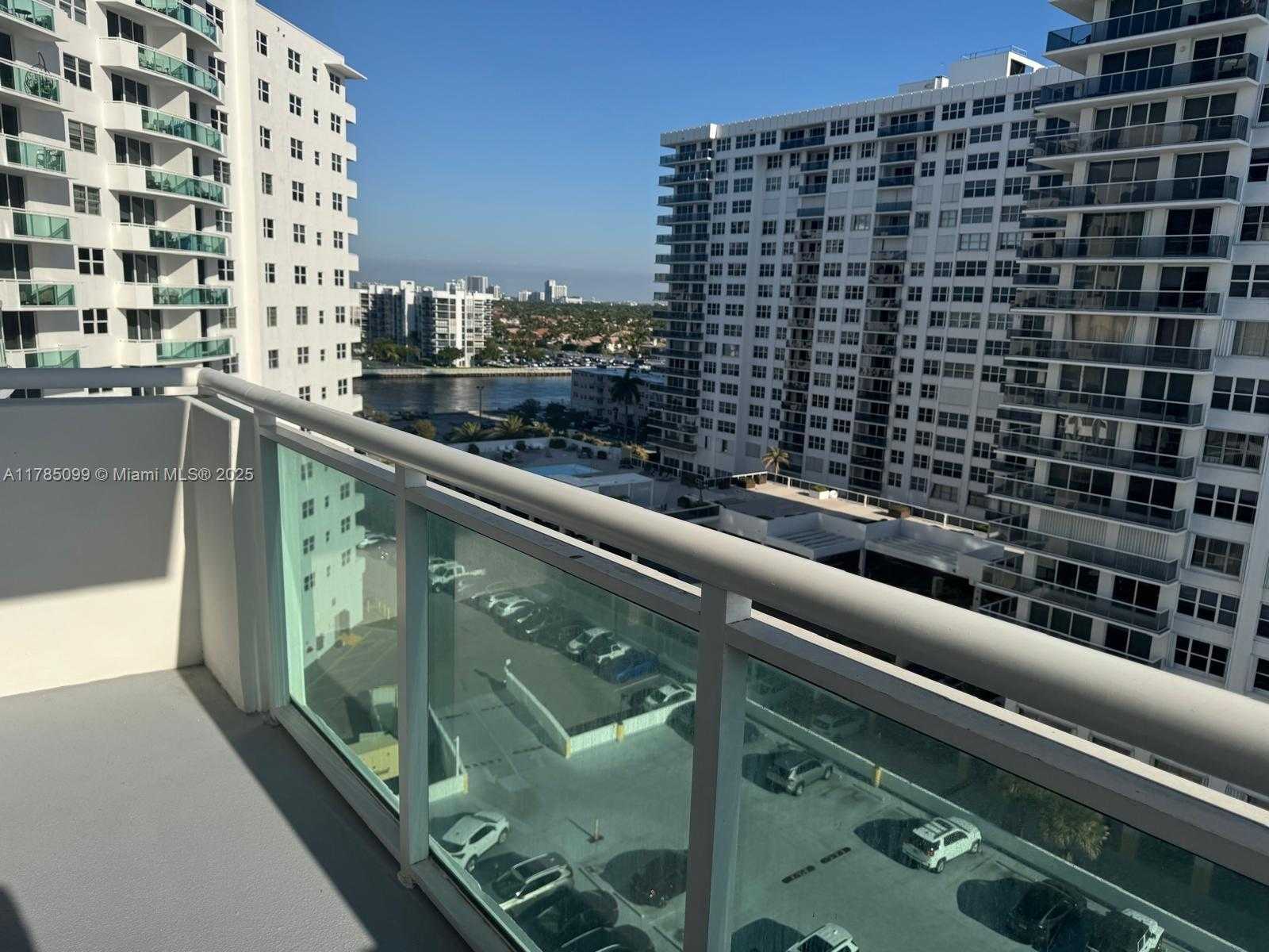 Small Image of 3001 SOUTH OCEAN DR #1009, Hollywood Number 3