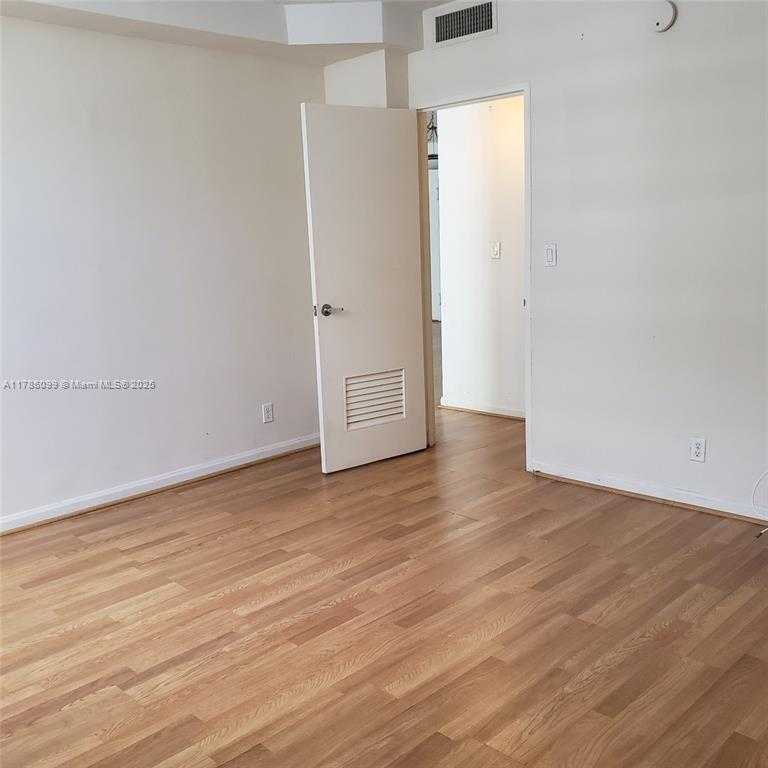 Small Image of 3001 SOUTH OCEAN DR #1009, Hollywood Number 9