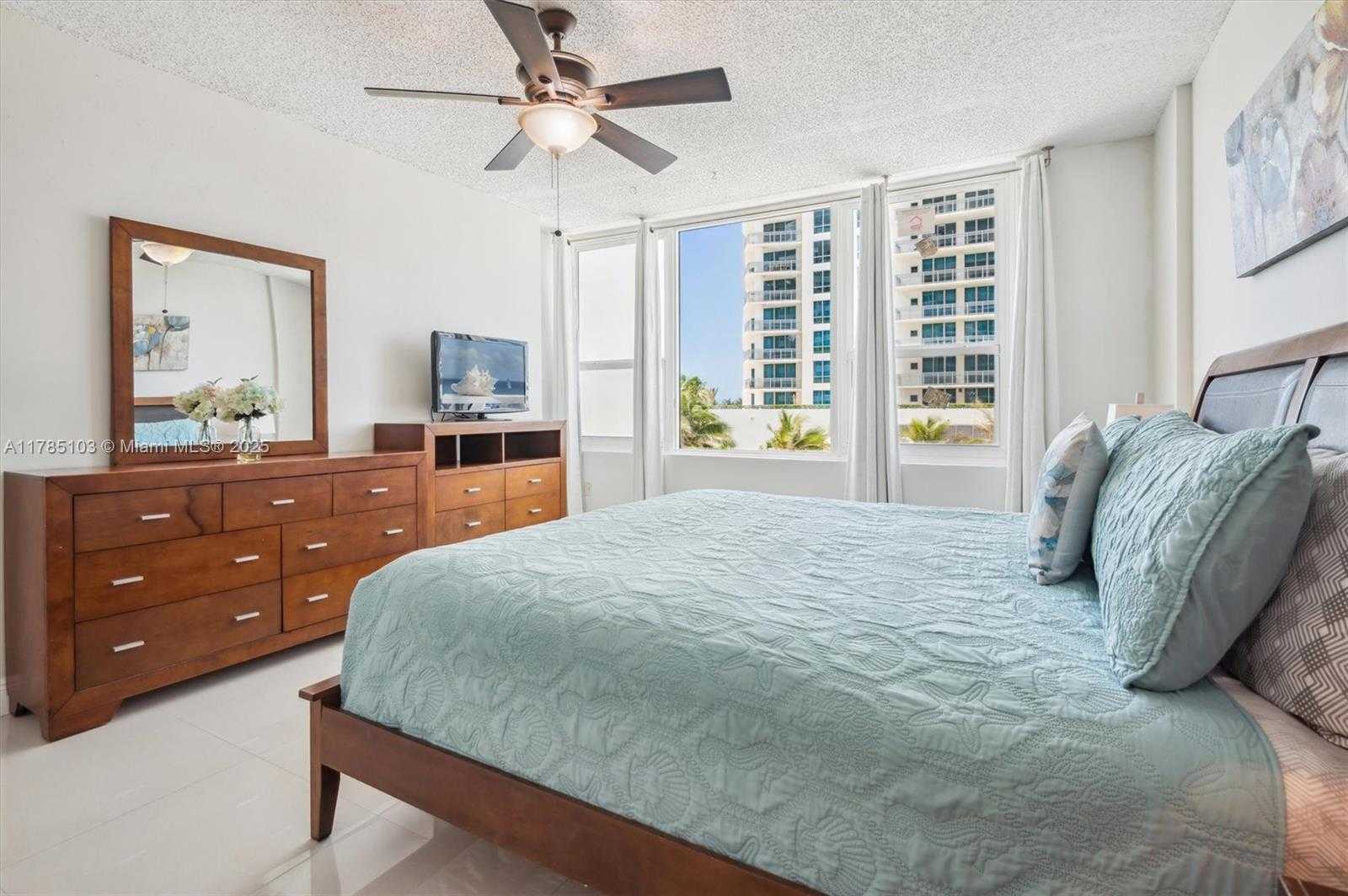 Small Image of 3505 SOUTH OCEAN DR #417, Hollywood Number 8