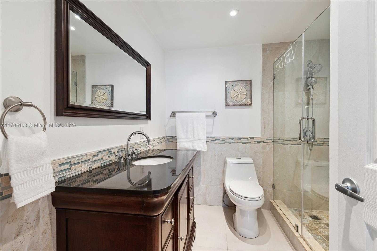 Small Image of 3505 SOUTH OCEAN DR #417, Hollywood Number 9
