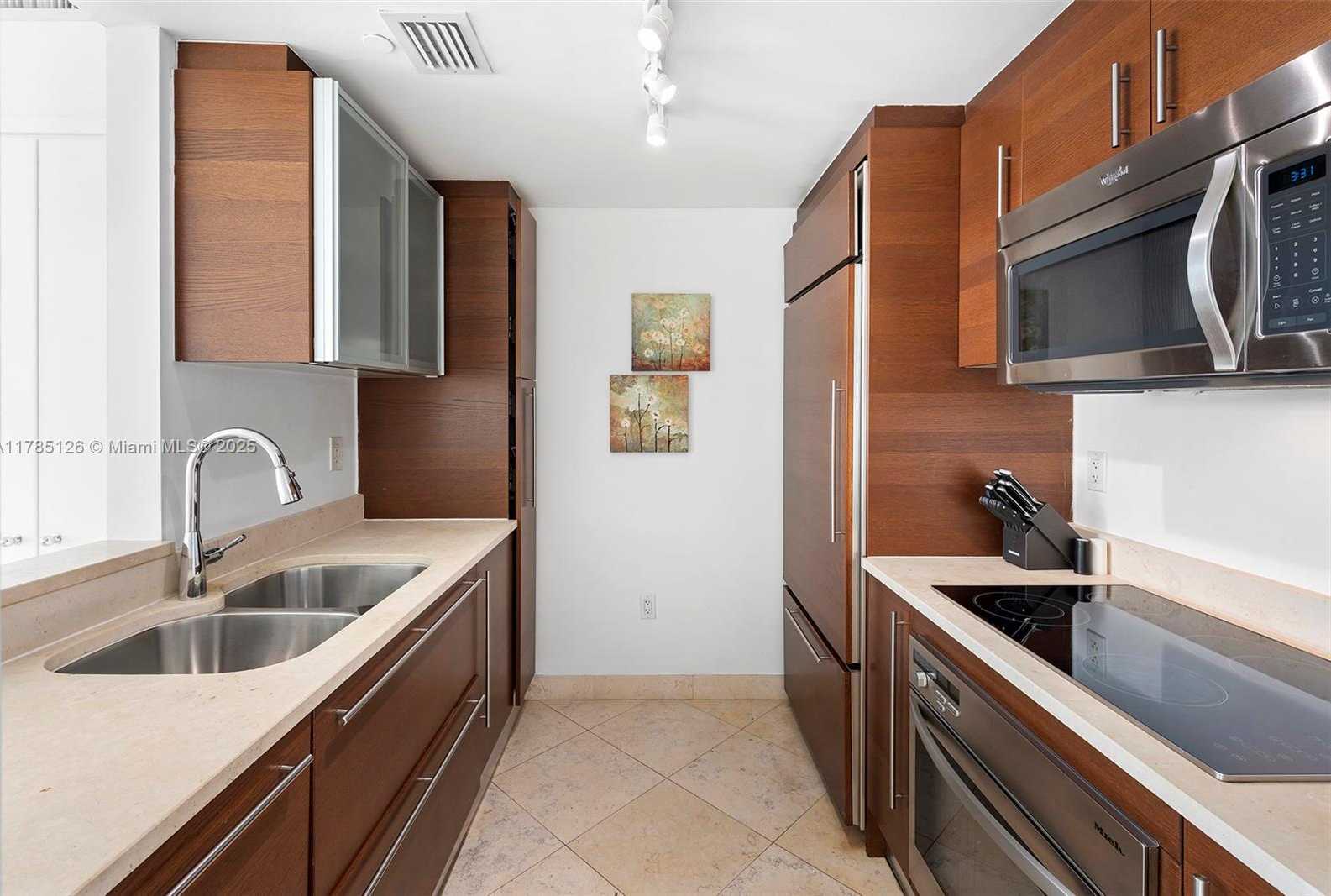 Small Image of 450 ALTON RD #1708, Miami Beach Number 15