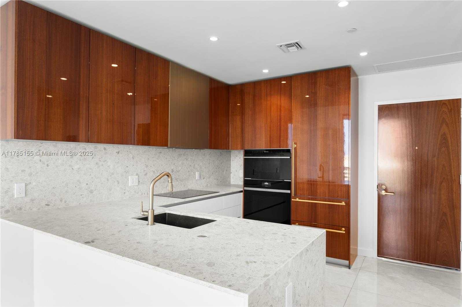 Imagen de Pequeño Objeto