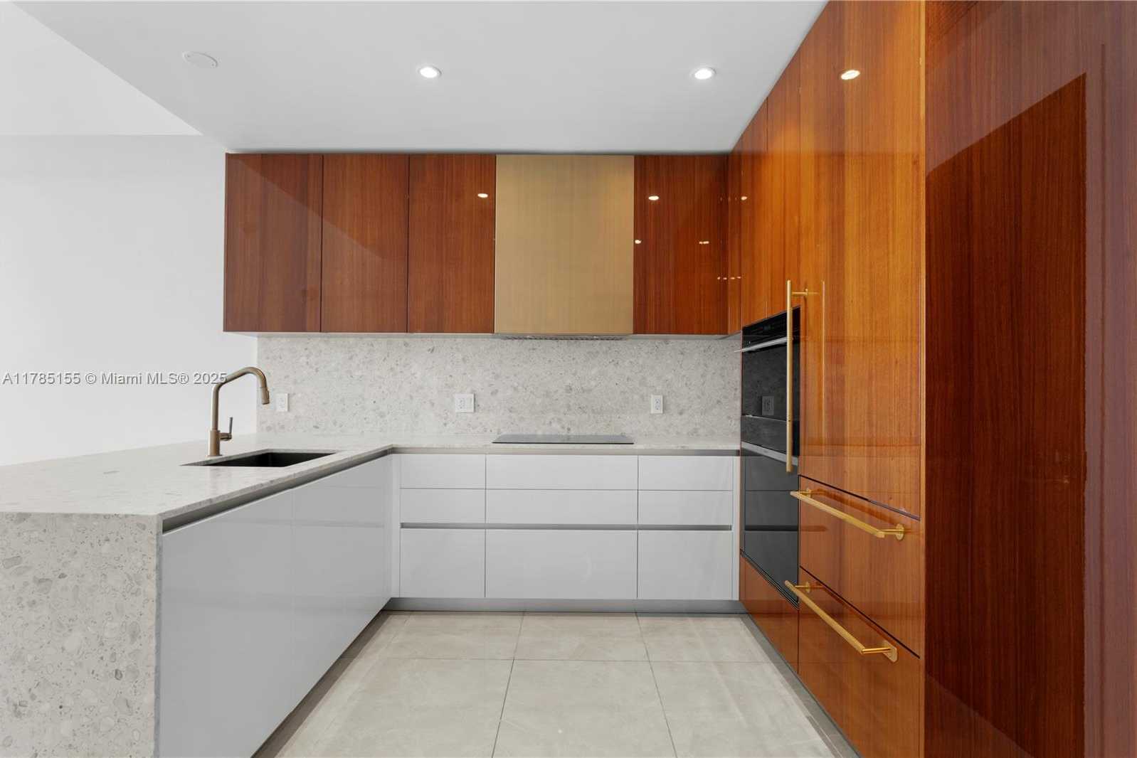 Imagen de Pequeño Objeto