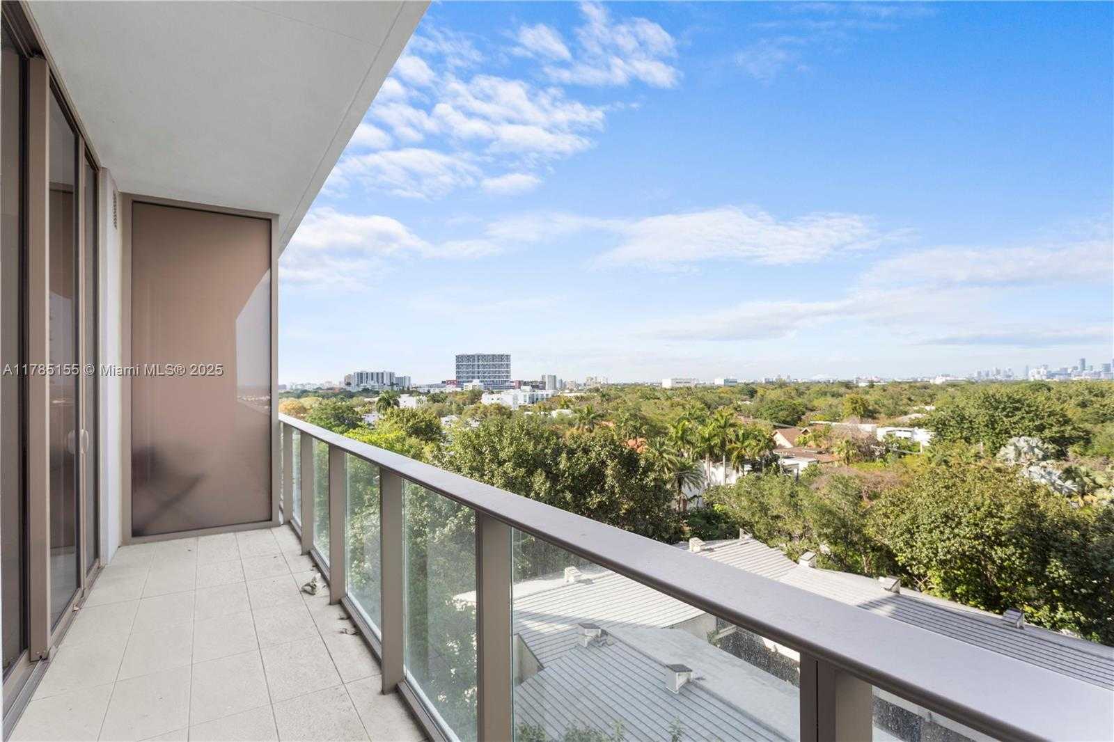 Imagen de Pequeño Objeto