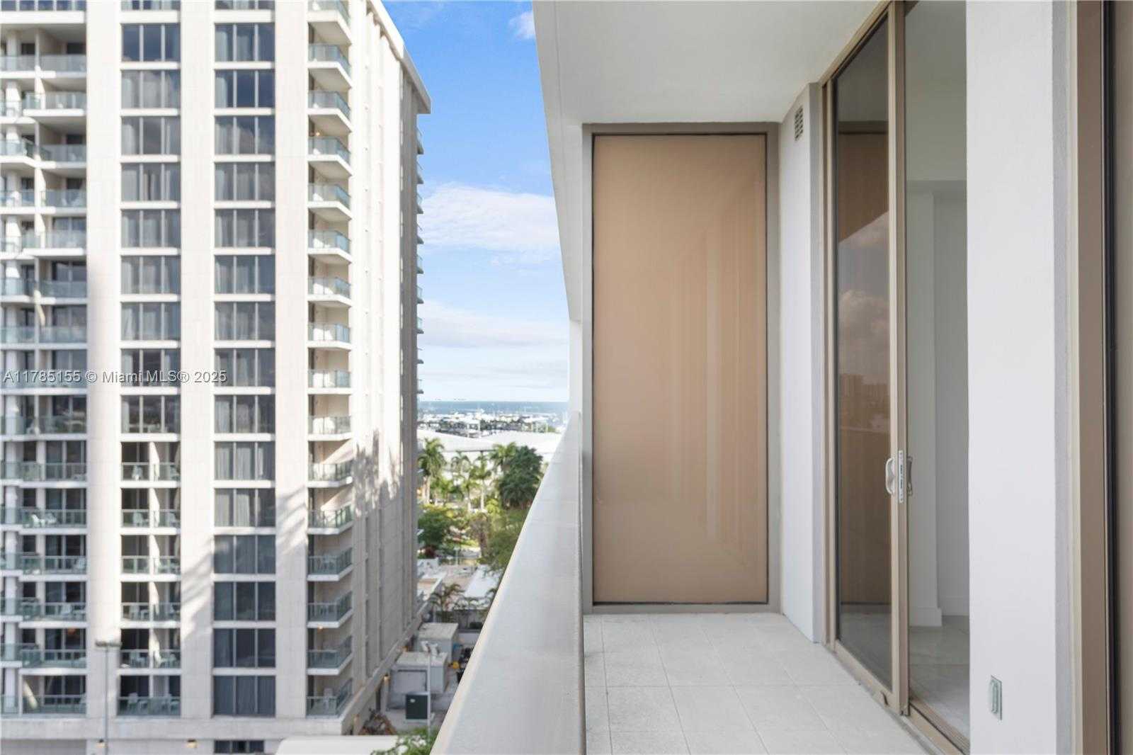 Imagen de Pequeño Objeto