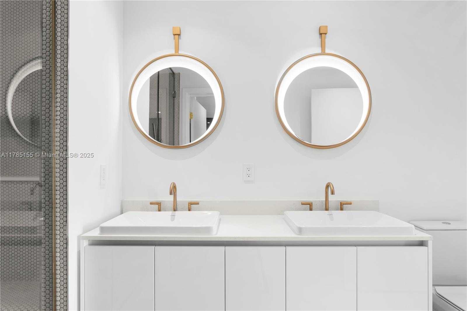 Imagen de Pequeño Objeto