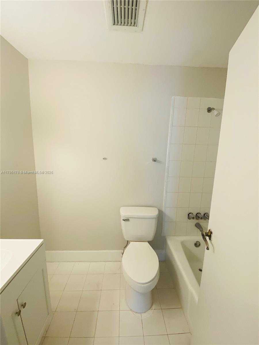 Small Image of 17901 NORTH WEST 68TH AVE #T206, Hialeah Number 10
