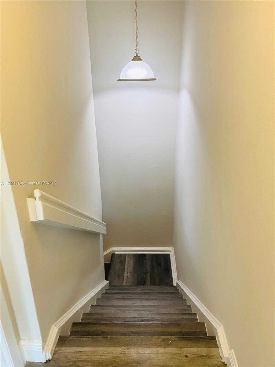 Small Image of 17901 NORTH WEST 68TH AVE #T206, Hialeah Number 4