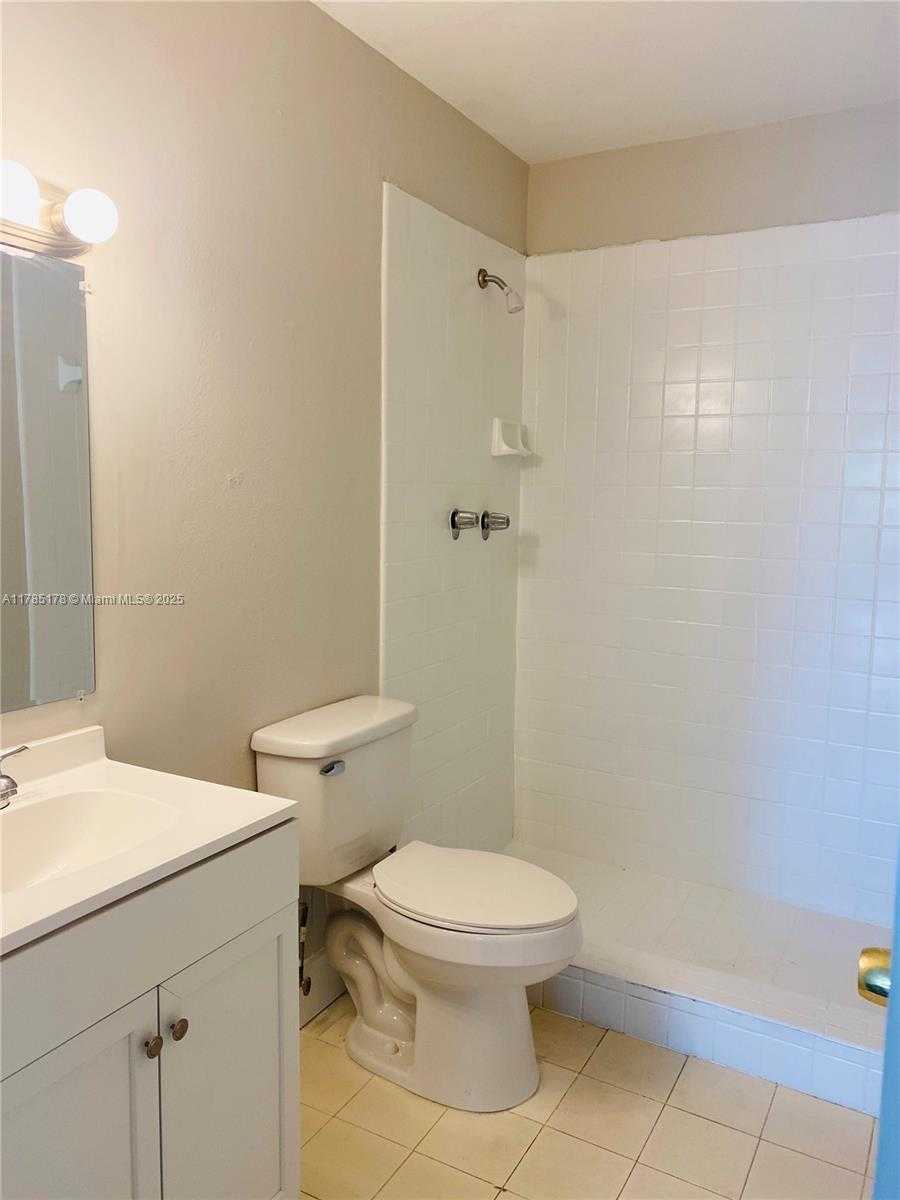 Small Image of 17901 NORTH WEST 68TH AVE #T206, Hialeah Number 7