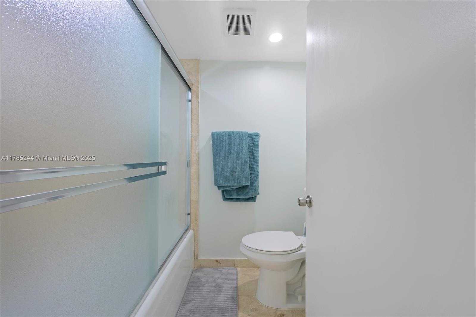 Small Image of 20515 EAST COUNTRY CLUB DR #348, Aventura Number 15