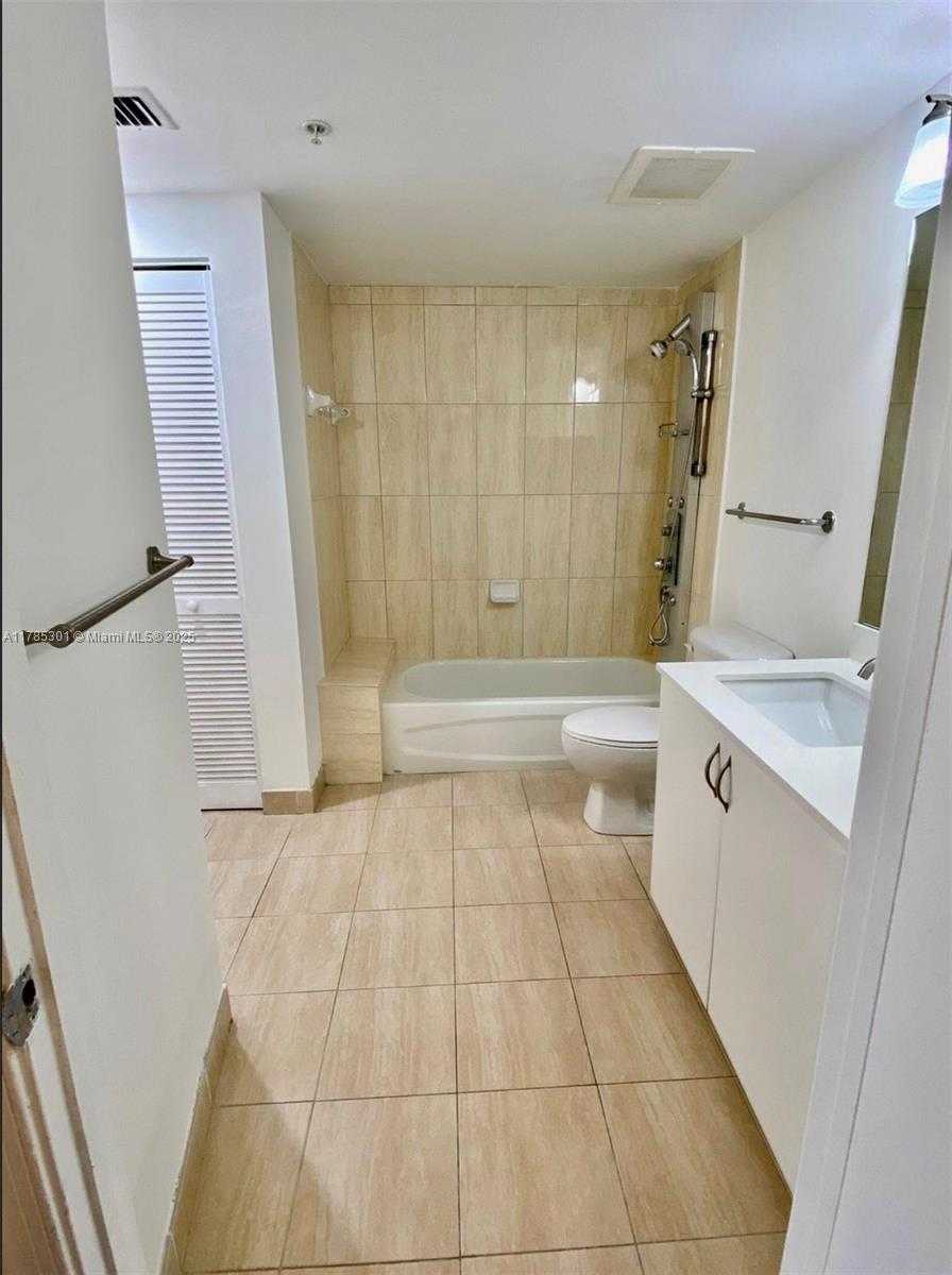 Small Image of 1750 NORTH BAYSHORE DR #5305, Miami Number 16