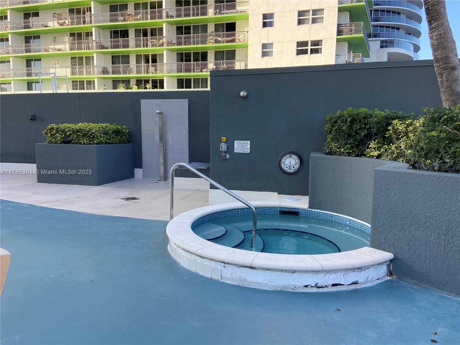 Small Image of 1750 NORTH BAYSHORE DR #5305, Miami Number 20