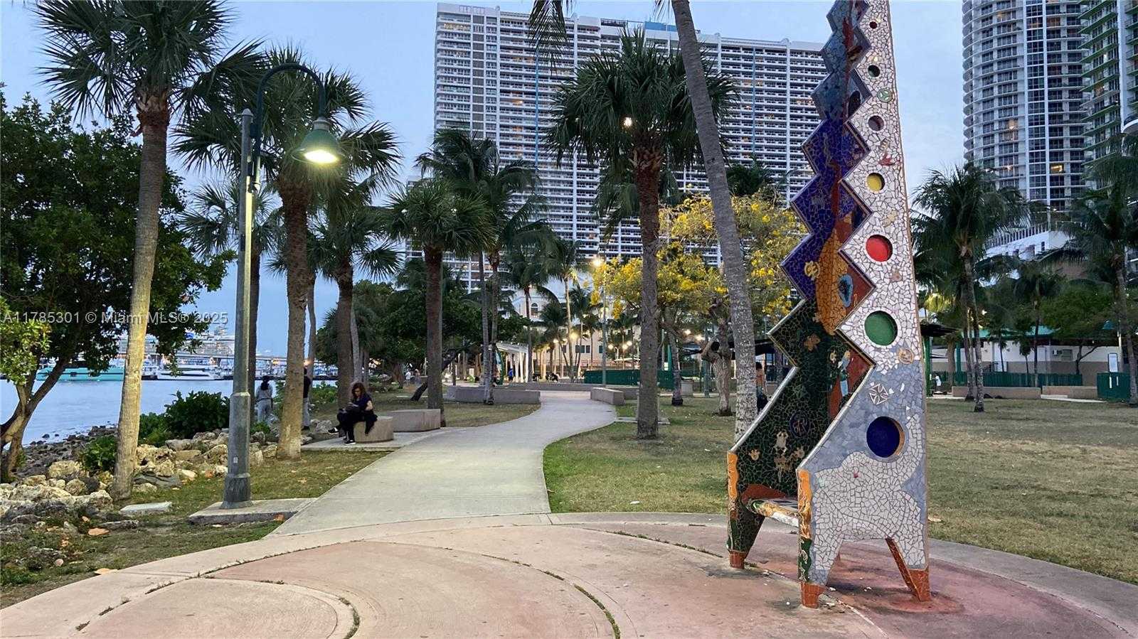 Small Image of 1750 NORTH BAYSHORE DR #5305, Miami Number 24