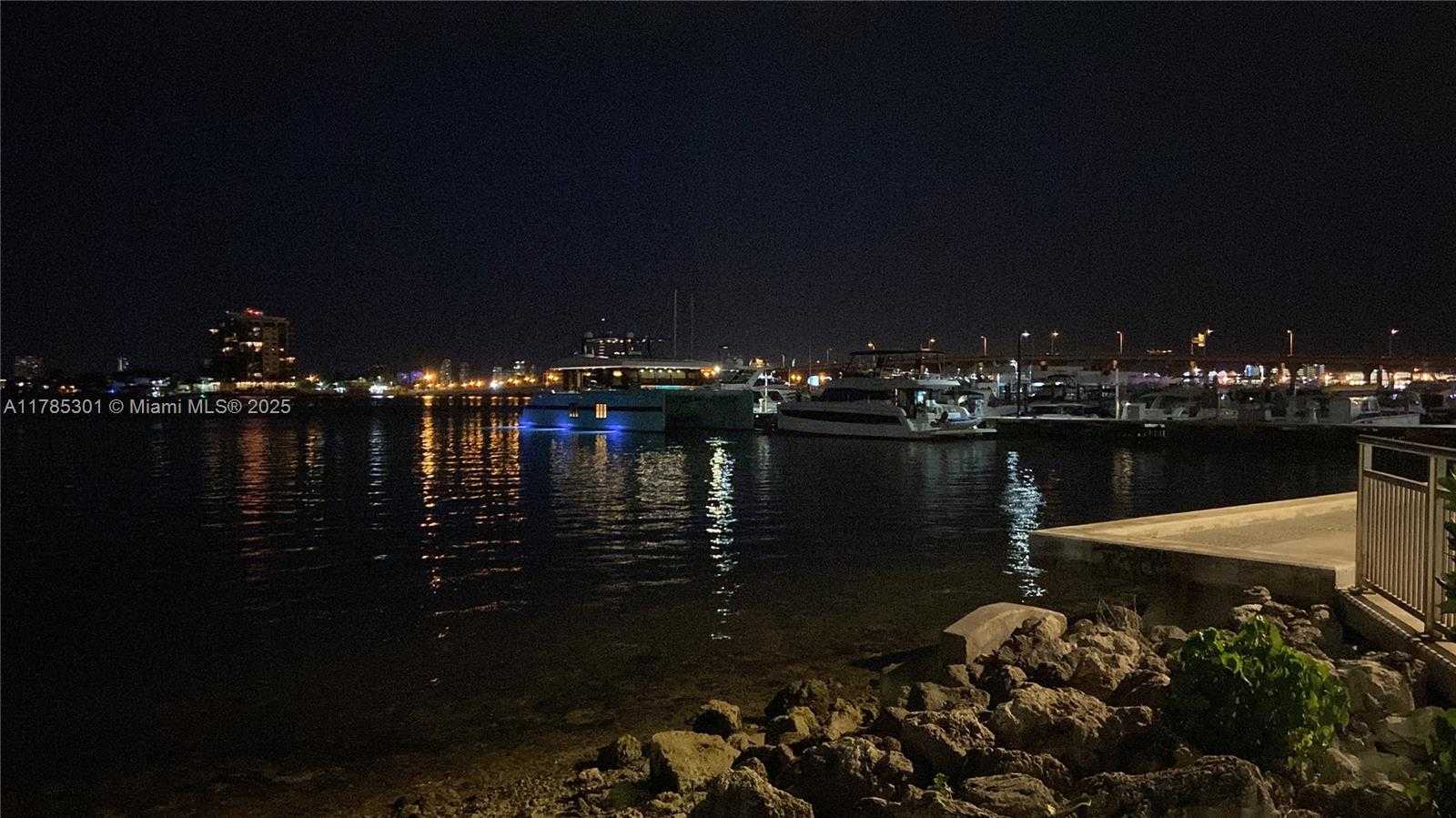 Small Image of 1750 NORTH BAYSHORE DR #5305, Miami Number 27