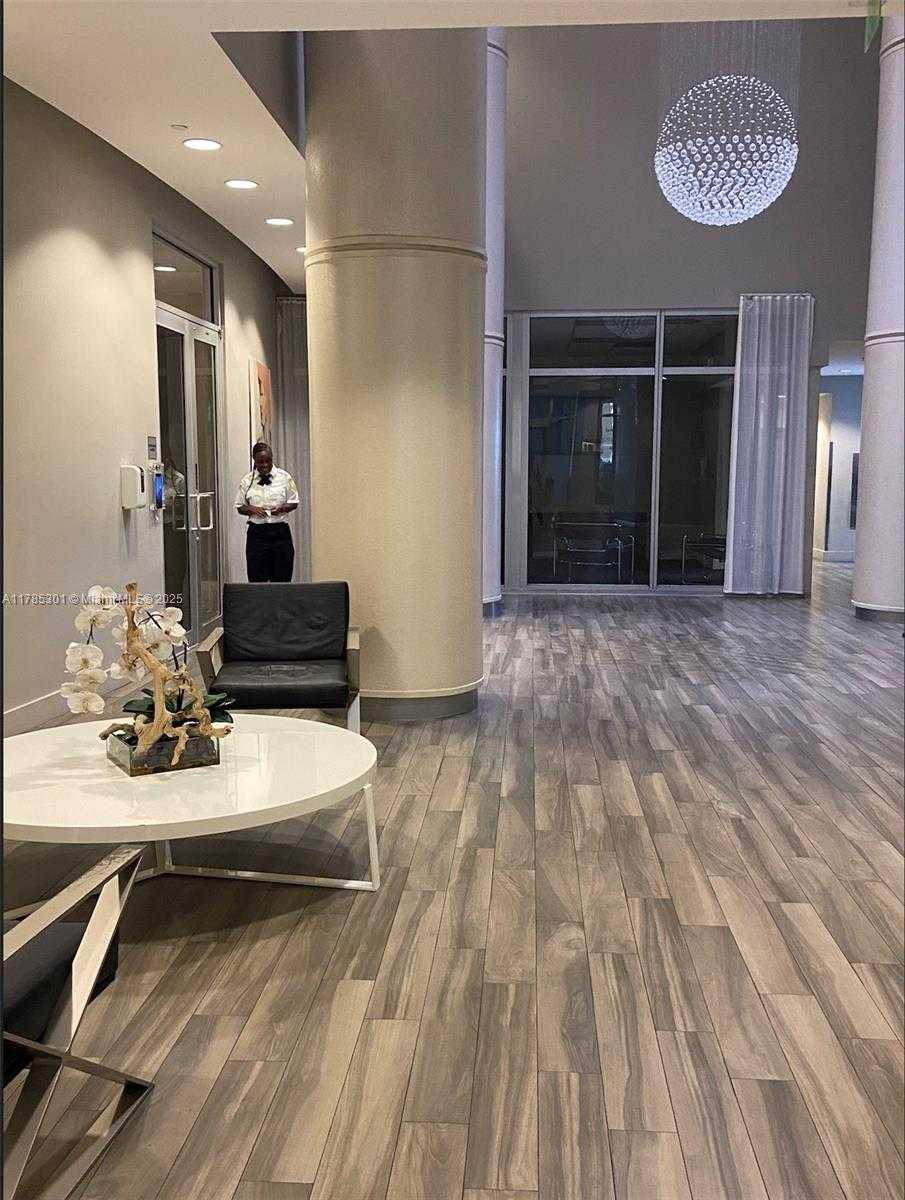 Small Image of 1750 NORTH BAYSHORE DR #5305, Miami Number 28