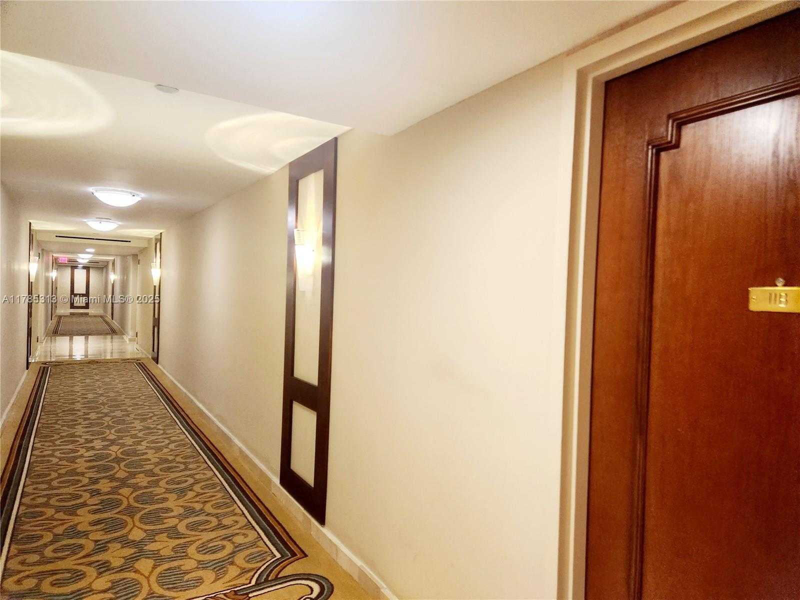 Small Image of 19355 TURNBERRY WAY #11B, Aventura Number 16