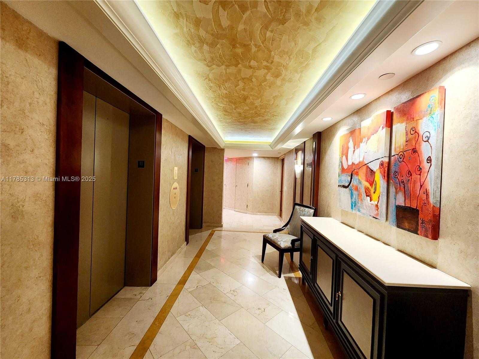 Small Image of 19355 TURNBERRY WAY #11B, Aventura Number 17